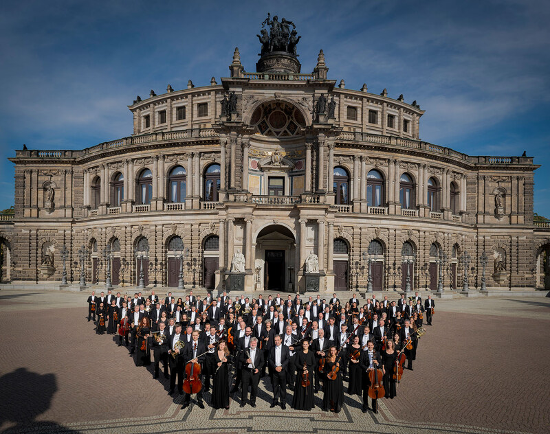 Sächsische Staatskapelle Dresden © Jörg Simanowski Sächsische Staatskapelle Dresden Gruppenbild