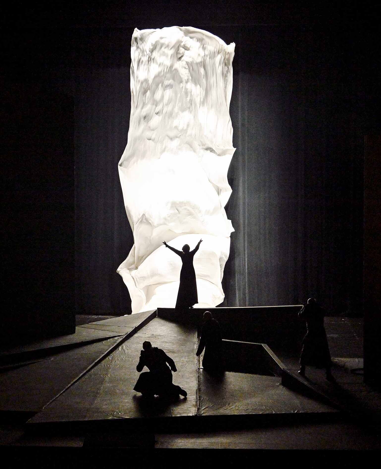 Tosca © Semperoper Dresden, Foto: Sebastian Hoppe Szene Tosca