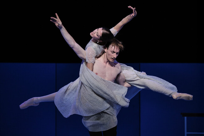 Szene aus „Nijinsky“ © Semperoper Dresden/Admill Kuyler Szene aus „Nijinsky“