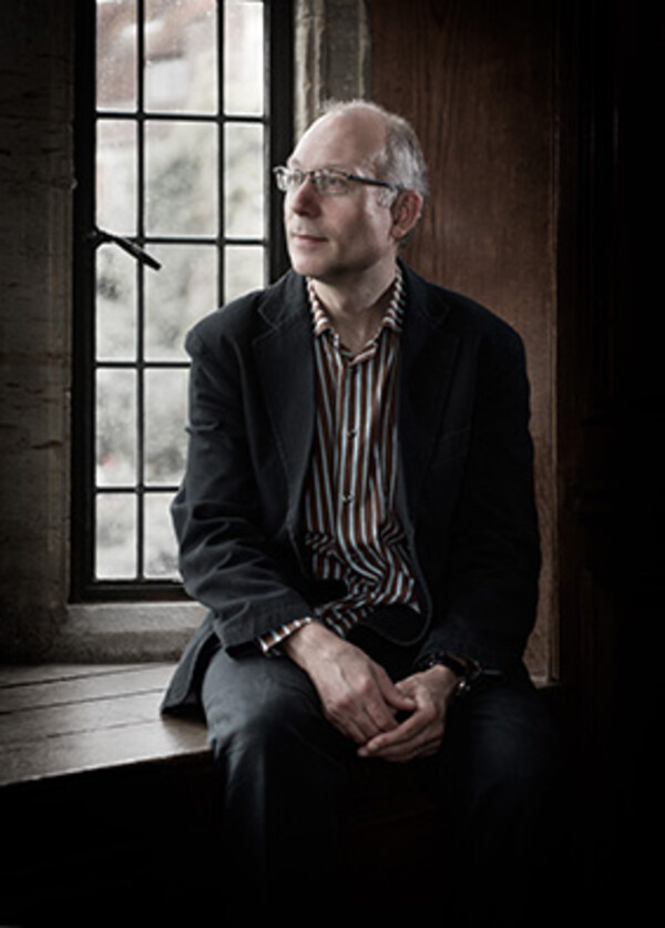 Christopher Moulds c Linda Lemmen