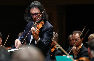 Violinist Leonidas Kavakos und die Sächsische Staatskapelle Dresden