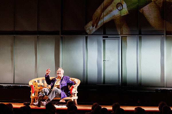 "Die Fledermaus" ©Semperoper Dresden/Klaus Gigga Szene aus »Die Fledermaus«