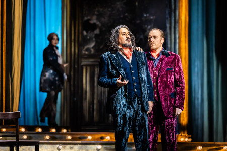 „Un ballo in maschera“ © Semperoper Dresden, Foto: Jochen Quast Szenenbild von „Un ballo in maschera“