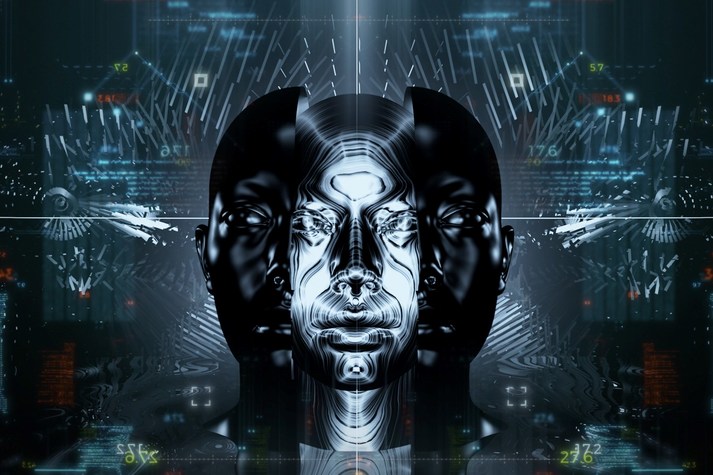 Animation von zwei schwarzen, virtuellen Gesichtshälften, in deren Mitte ein silberfarbenes virtuelles Gesicht erscheint. Im Hintergrund Zahlen und Zeichen von Computercode.
