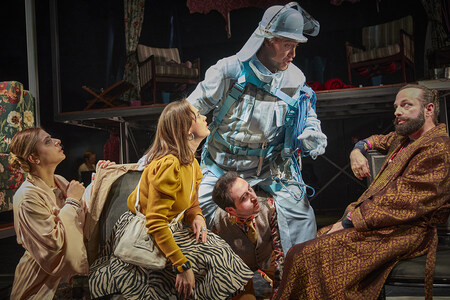 Szene aus »Die kahle Sängerin«