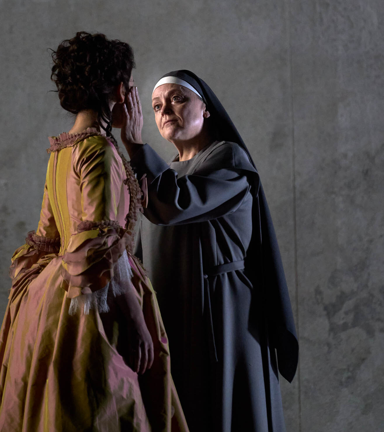 „Dialogues des Carmélites“ © Opernhaus Zürich/Herwig Prammer Szenenbild „Dialogues des Carmélites“