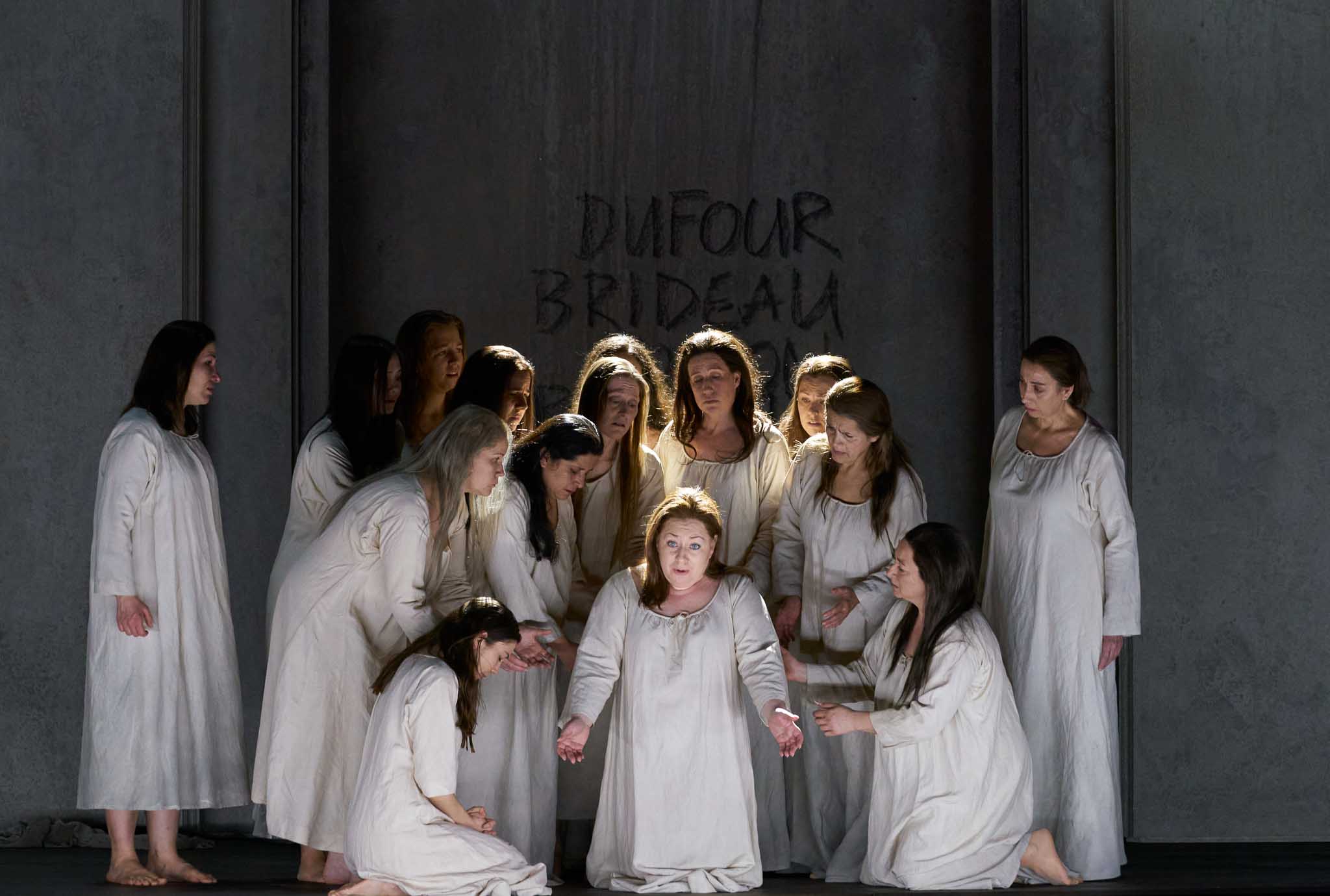 „Dialogues des Carmélites“ © Opernhaus Zürich/Herwig Prammer Szenenbild „Dialogues des Carmélites“