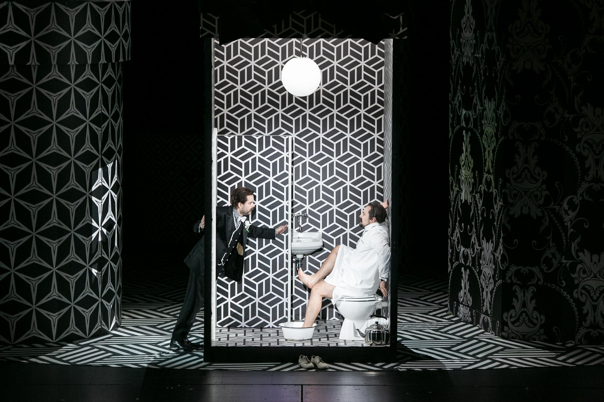 „Der Florentiner Hut“ © Semperoper Dresden, Foto: Mark Schulze Steinen Szene aus „Der Florentiner Hut“
