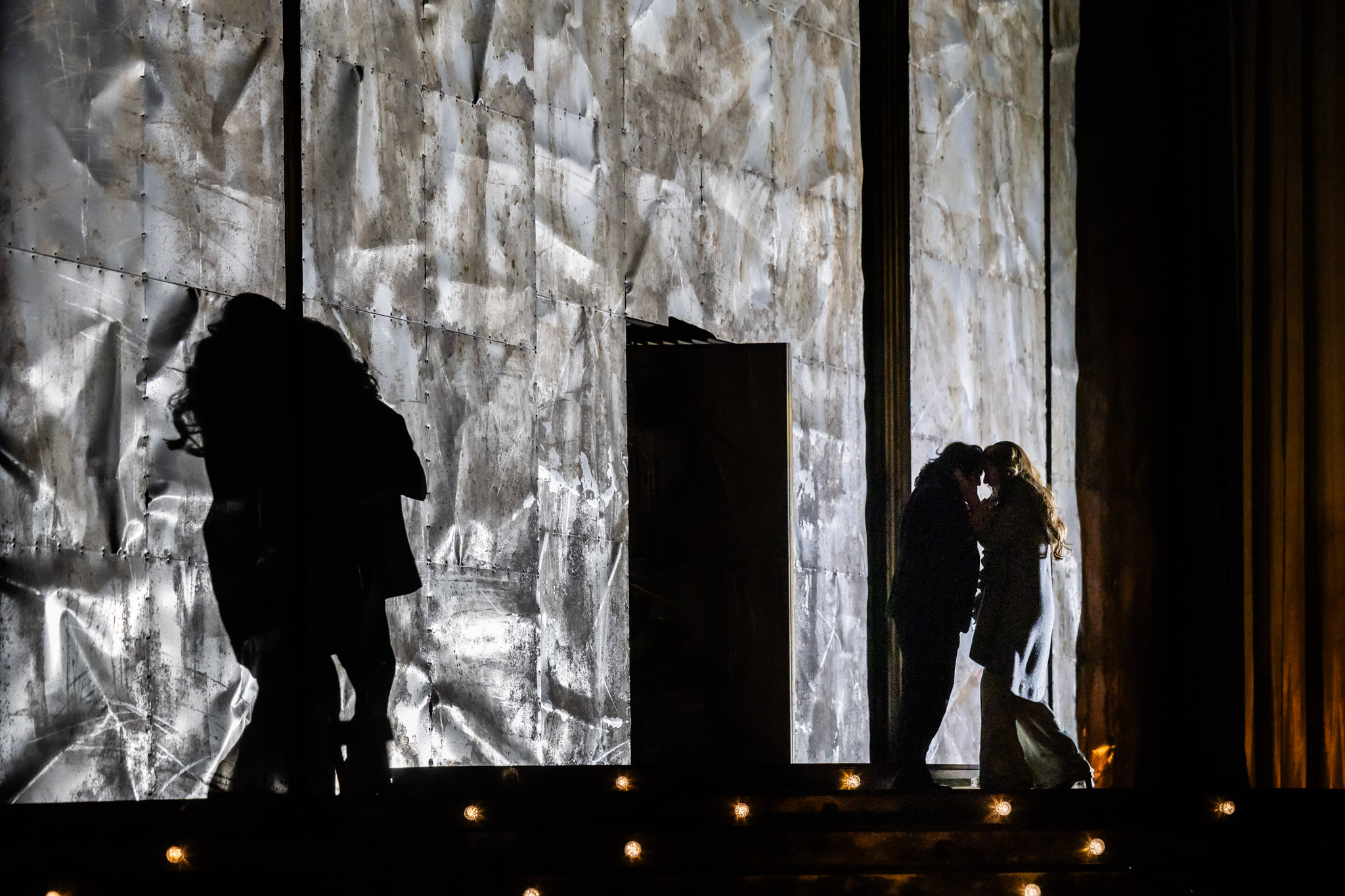 „Un ballo in maschera“ © Semperoper Dresden, Foto: Jochen Quast Szenenbild von „Un ballo in maschera“